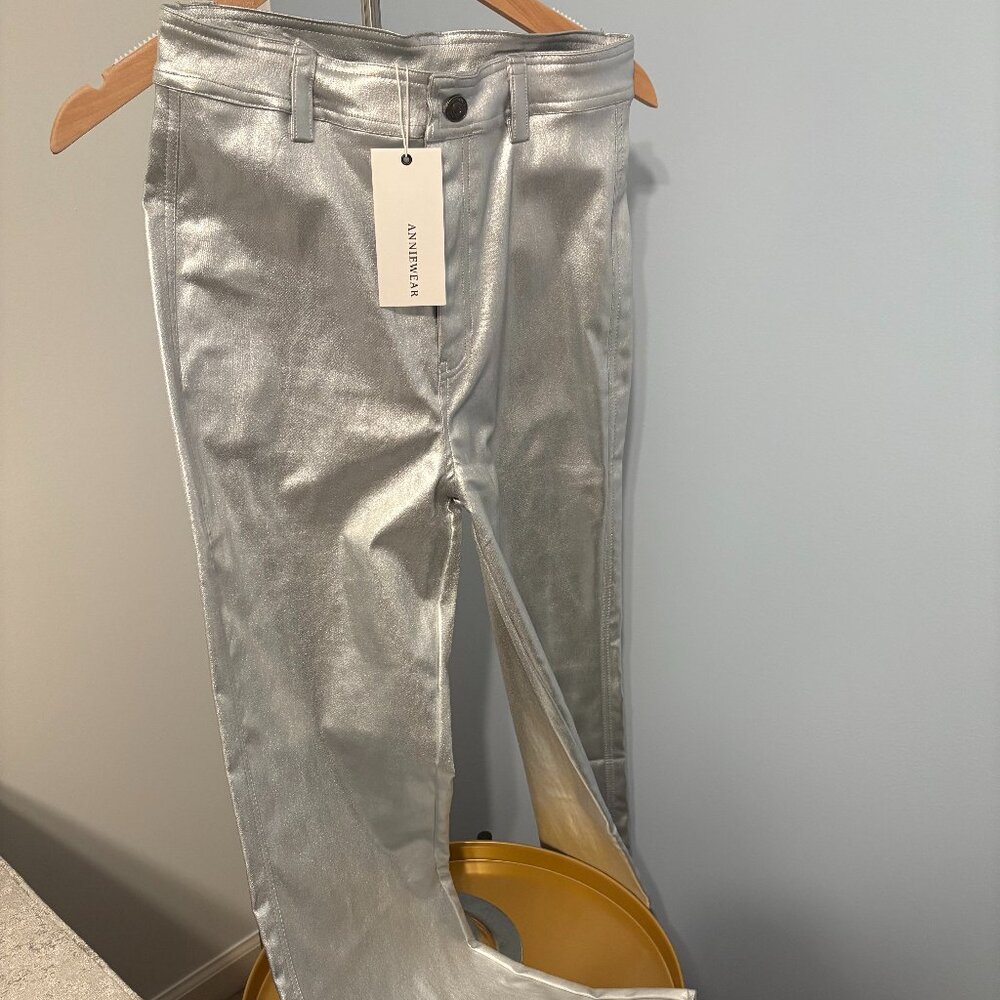 METALLIC SILVER PANTS